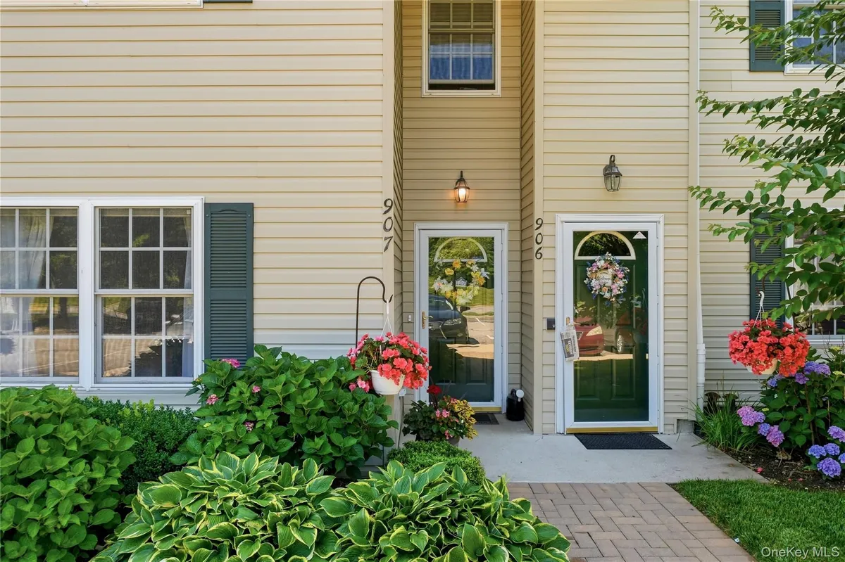 Property Slideshow image 1 of 41 | 907 altessa blvd, Huntington, NY, 11747