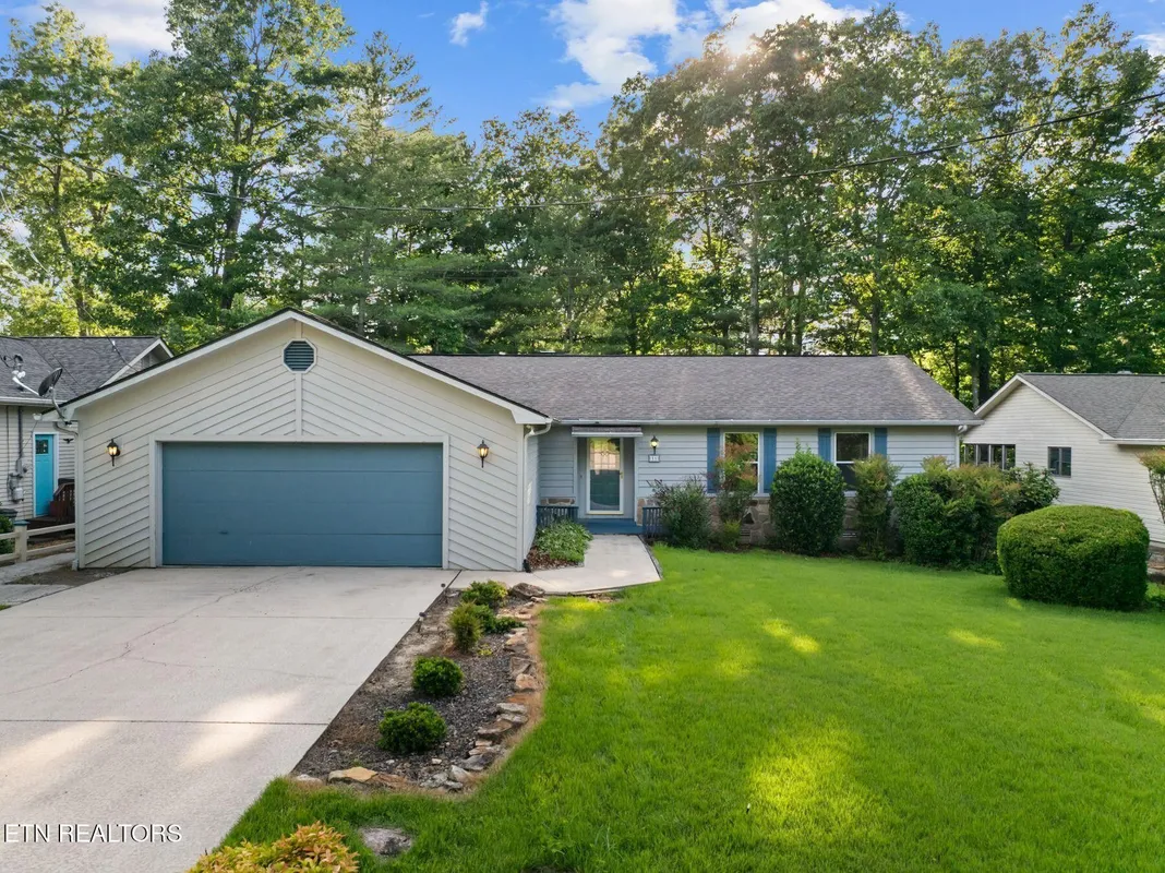 Property Slideshow image 1 of 40 | 16 trafalgar ln, Crossville, TN, 38558