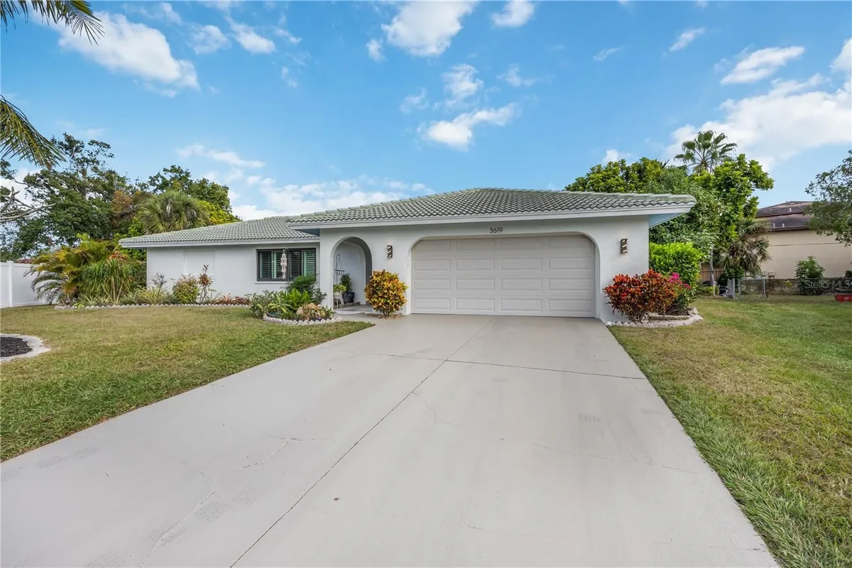Property Slideshow image 1 of 44 | 3619 pembrook dr, Sarasota, FL, 34239