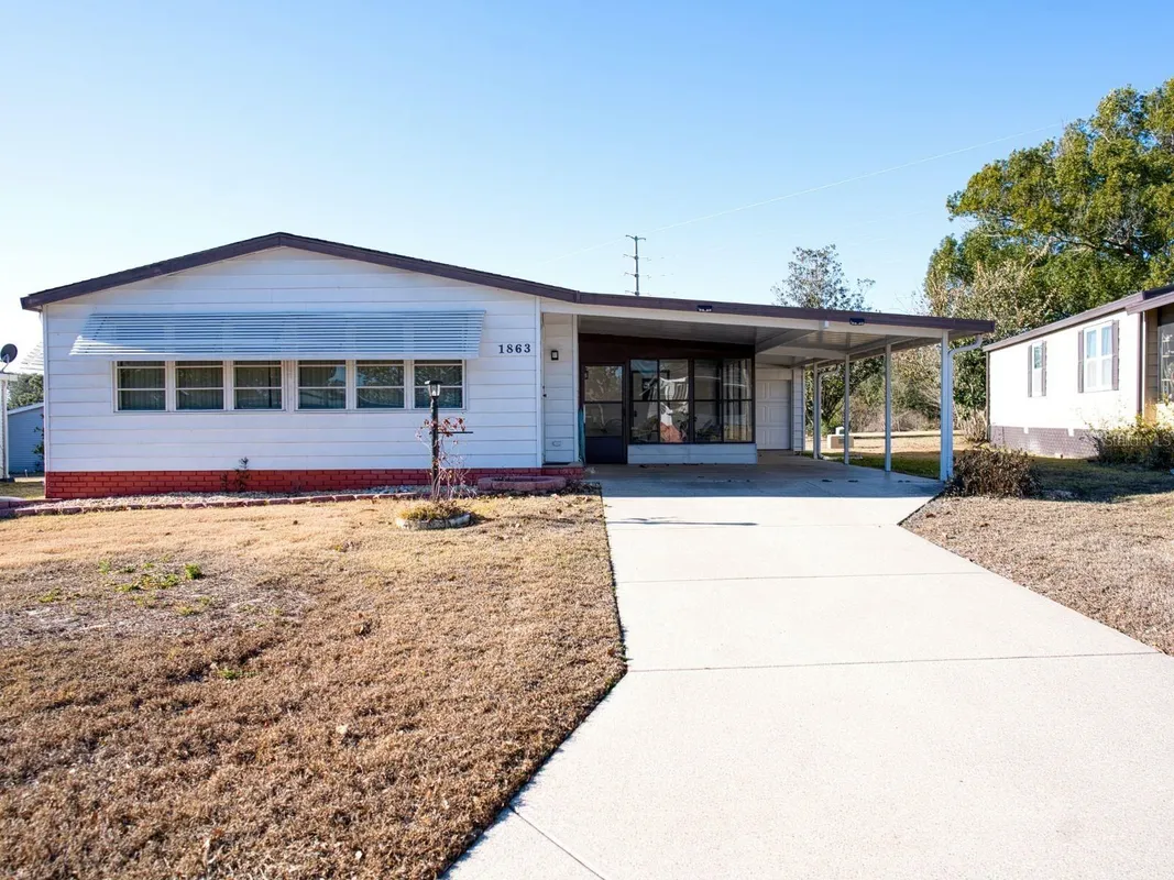 Property Slideshow image 1 of 25 | 1863 w schwartz blvd, Lady Lake, FL, 32159