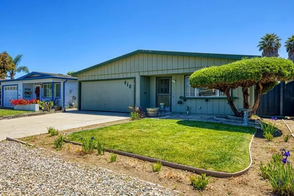 Property Slideshow image 1 of 24 | 410 spruce cir, Watsonville, CA, 95076