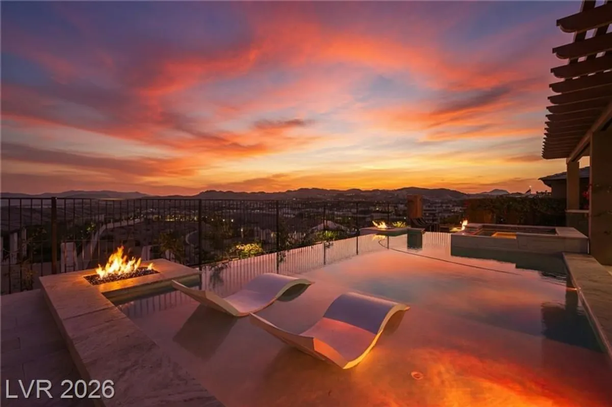 Property Slideshow image 1 of 78 | 36 cliffwater st, Henderson, NV, 89011
