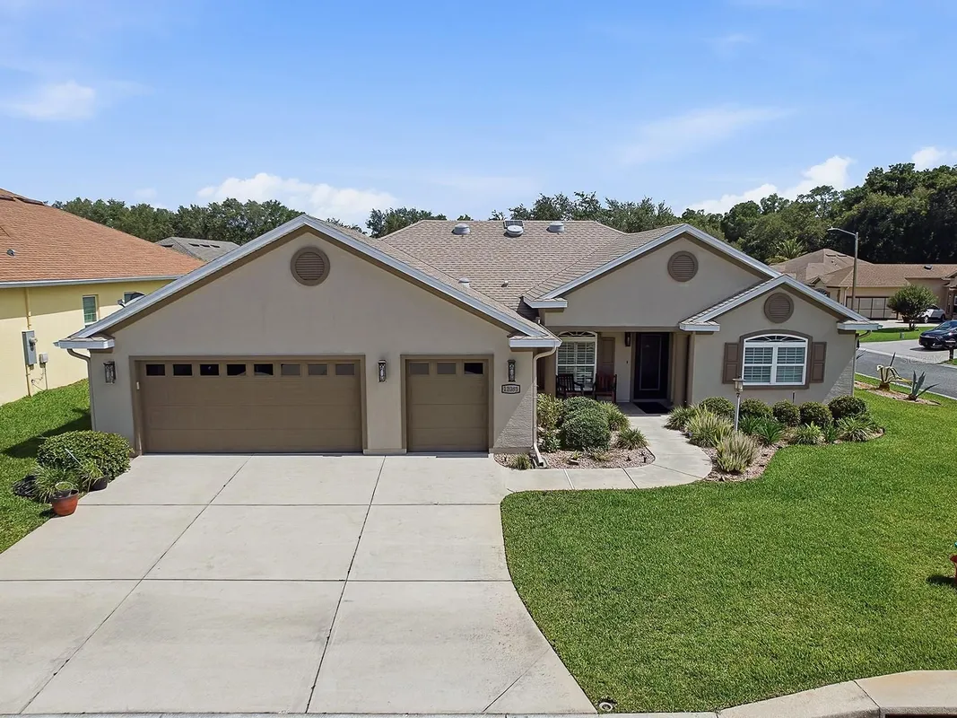 Property Slideshow image 1 of 49 | 11081 se 167th pl, Summerfield, FL, 34491