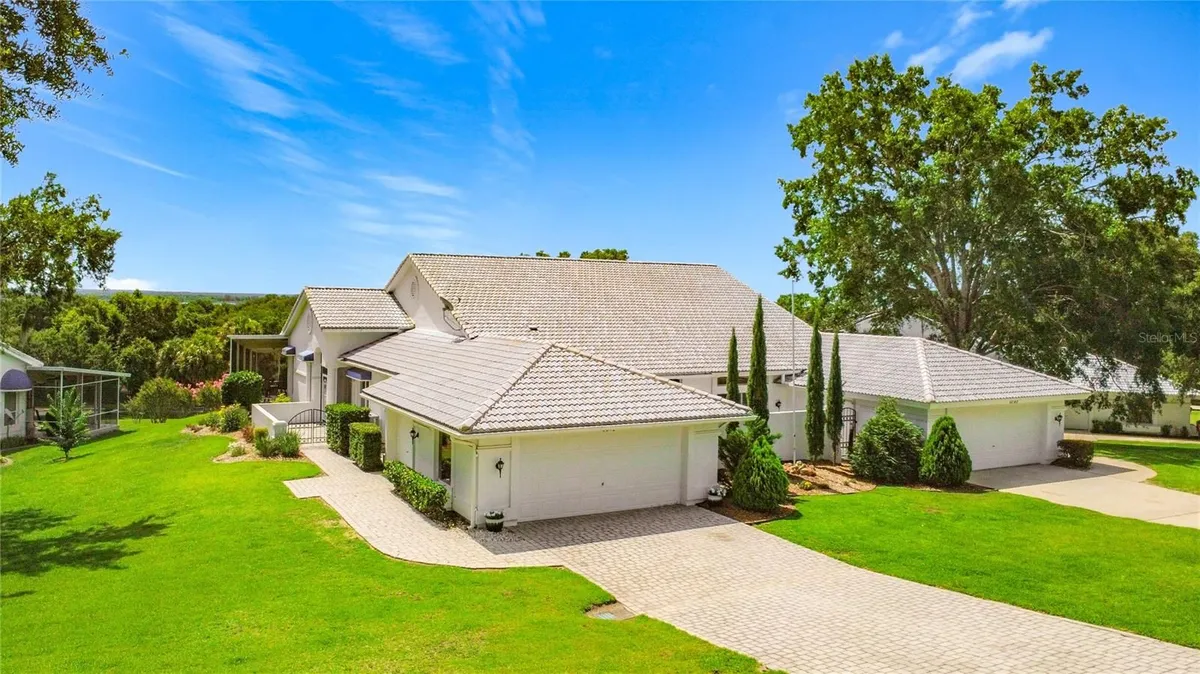 Property Slideshow image 1 of 72 | 6042 topsail rd, Lady Lake, FL, 32159