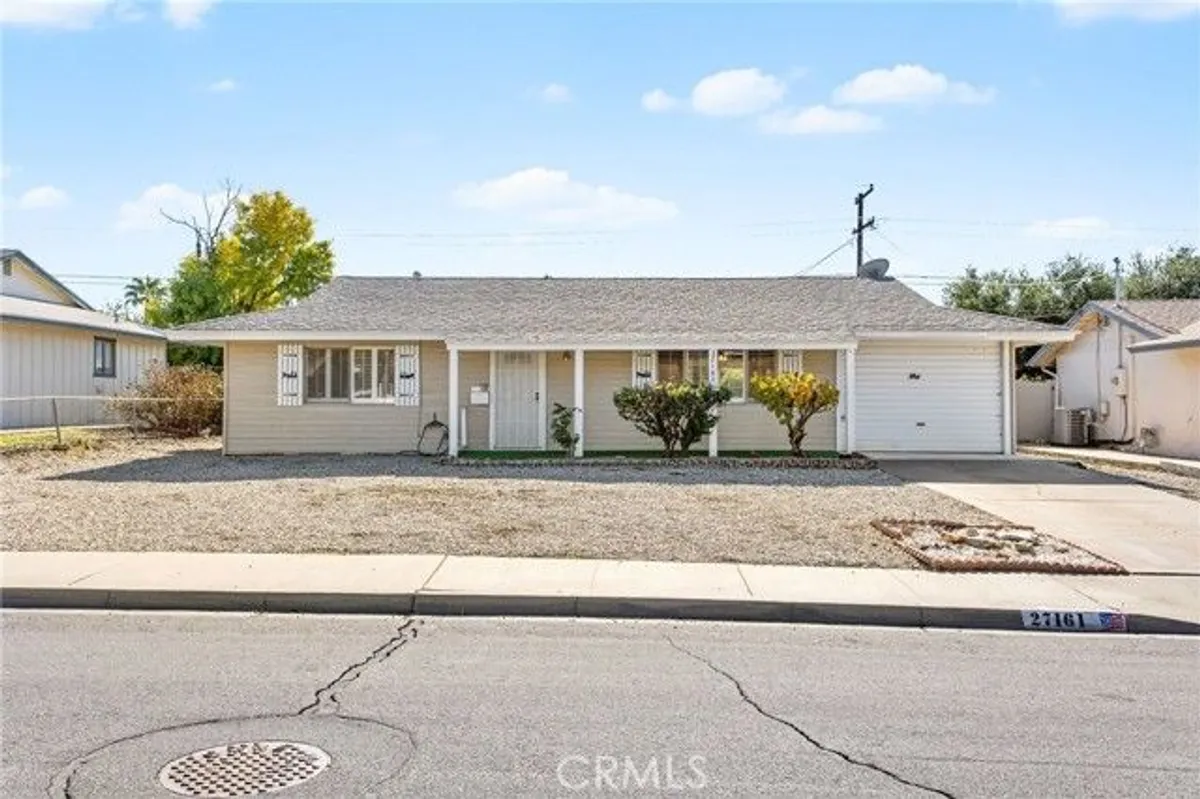 Property Slideshow image 1 of 35 | 27161 pinehurst rd, Menifee, CA, 92586