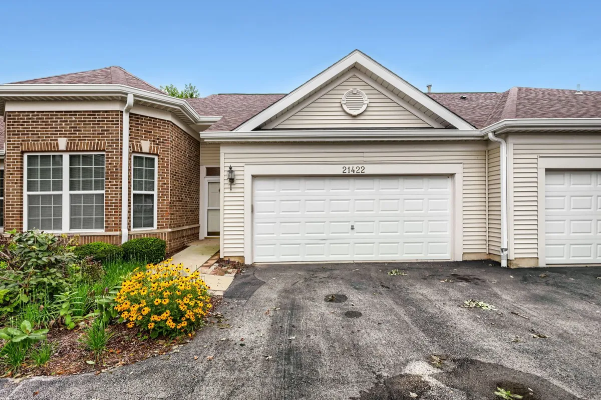 Property Slideshow image 1 of 1 | 21422 mays lake dr, Crest Hill, IL, 60403