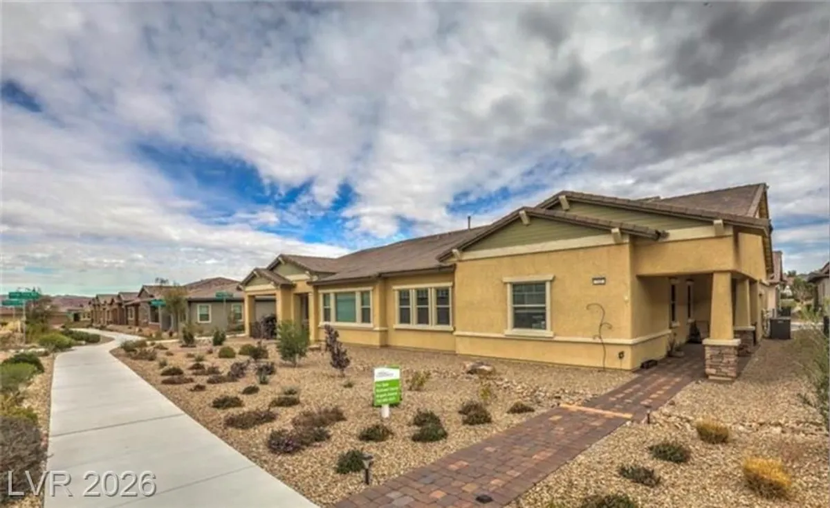 Property Slideshow image 1 of 24 | 722 orange plume walk, Henderson, NV, 89011