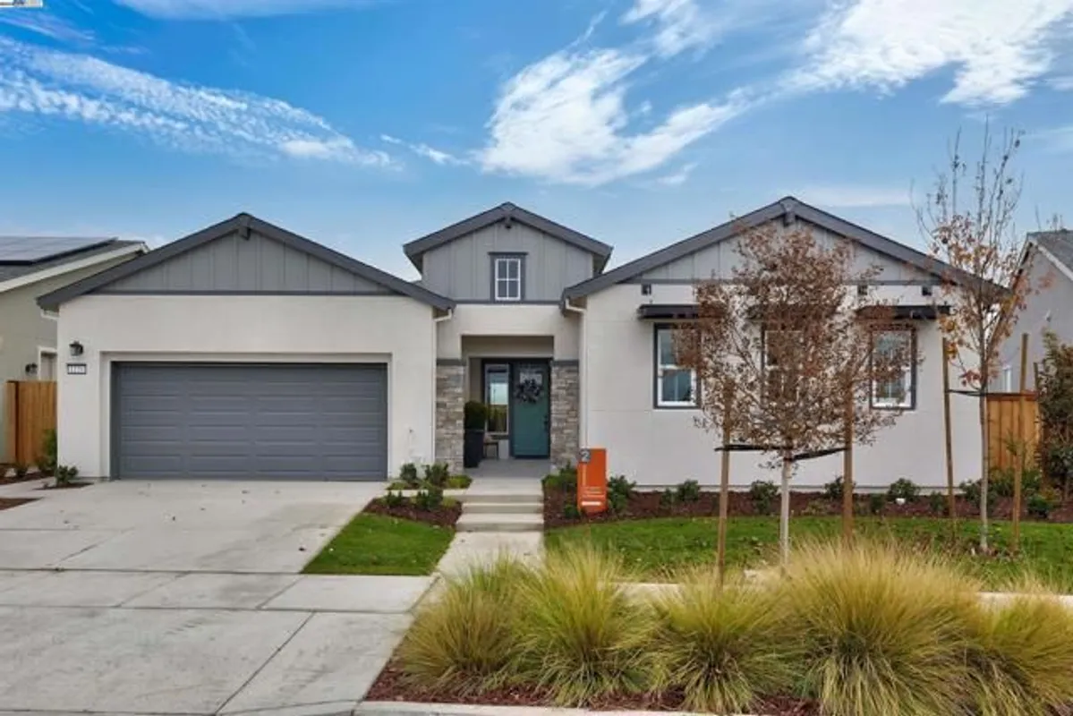 Property Slideshow image 1 of 55 | 1371 crescent ave, Manteca, CA, 95336