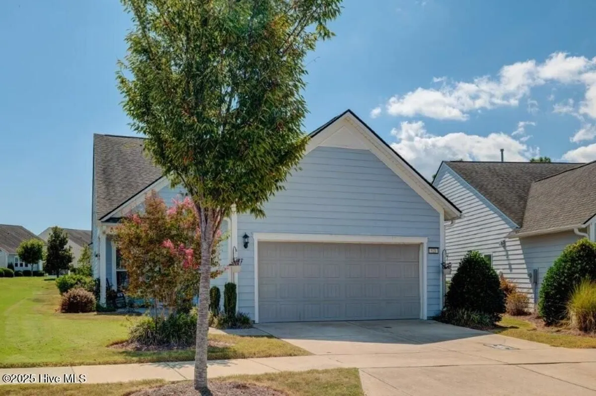 Property Slideshow image 1 of 64 | 521 lyrebird ave, Wilmington, NC, 28412