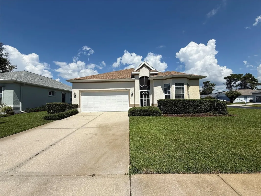 Property Slideshow image 1 of 31 | 11204 clear oak cir, New Port Richey, FL, 34654