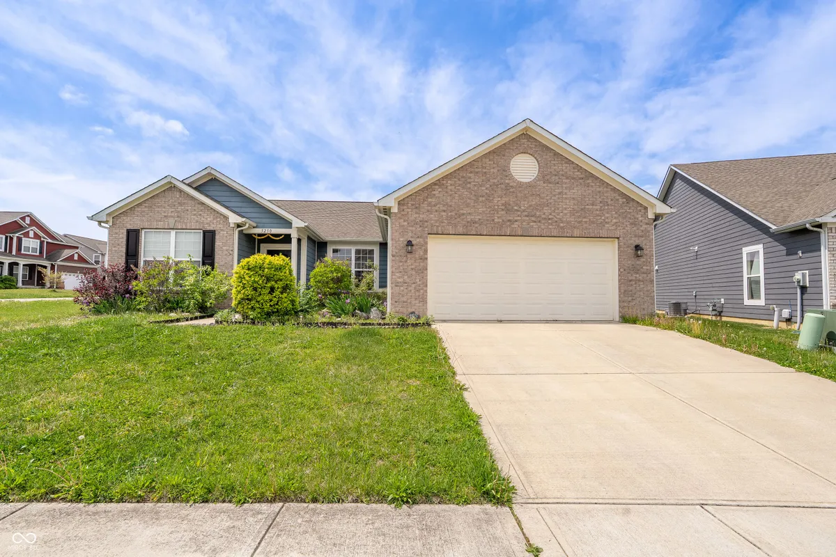 Property Slideshow image 1 of 33 | 5250 hearst ln, Indianapolis, IN, 46239