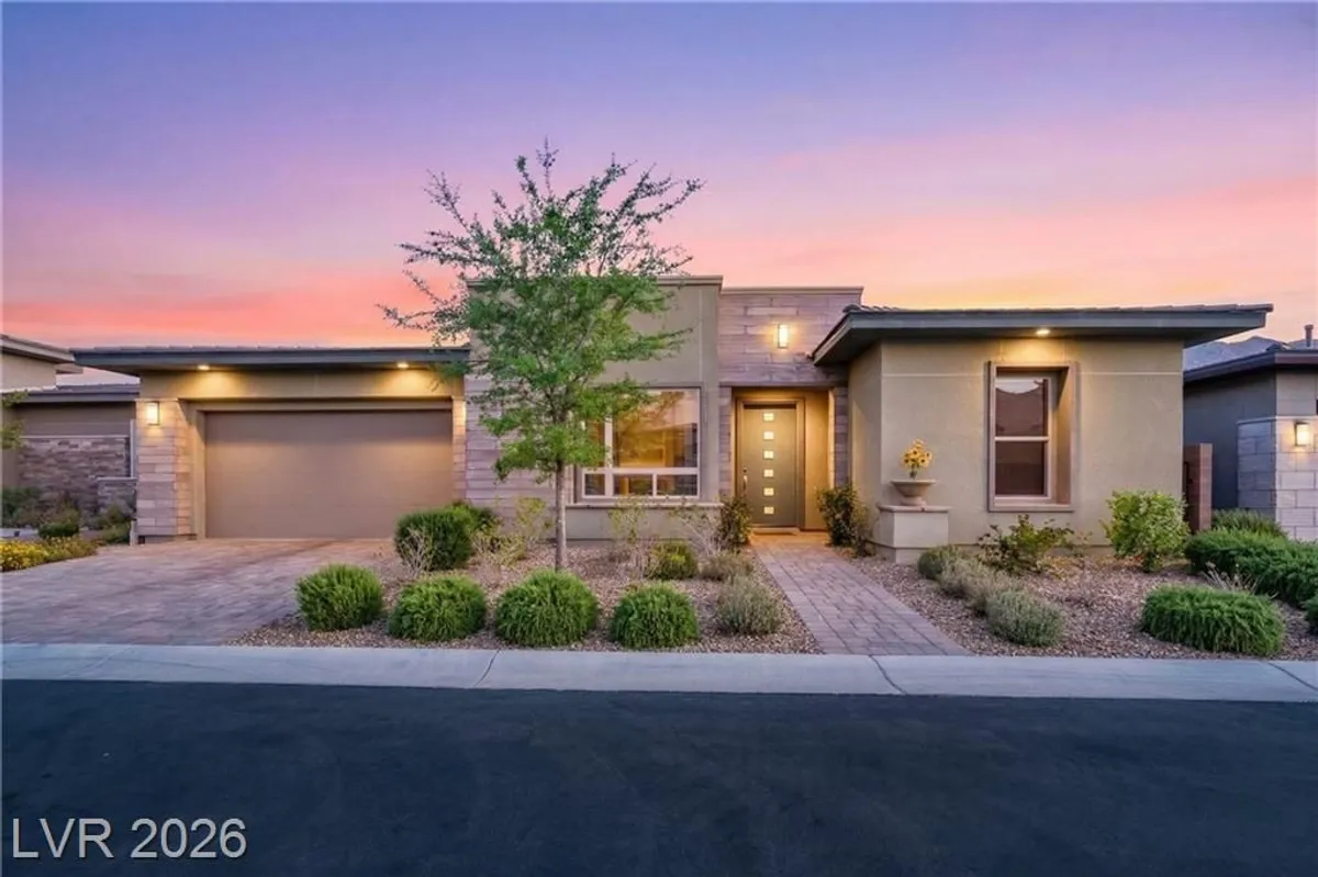 Property Slideshow image 1 of 99 | 6706 desert crimson st, Las Vegas, NV, 89148