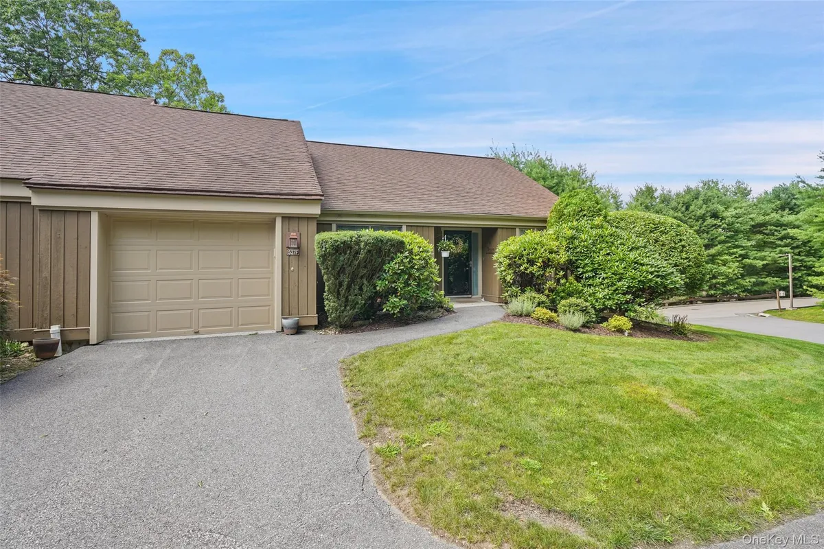 Property Slideshow image 1 of 26 | 537 heritage hills dr f, Somers, NY, 10589