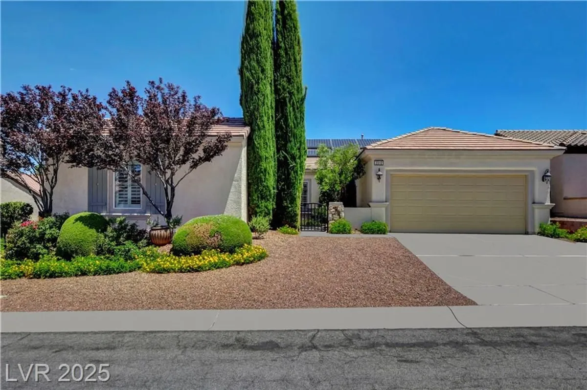 Property Slideshow image 1 of 66 | 2312 perrysburg dr, Henderson, NV, 89044
