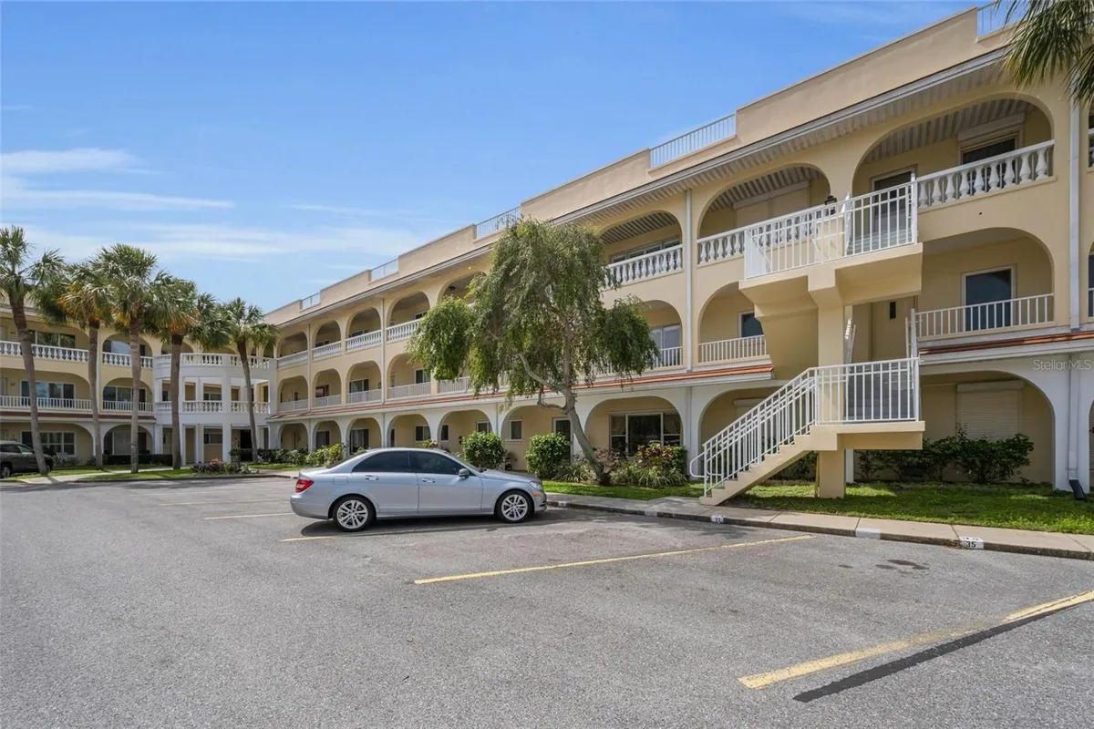 Property Slideshow image 1 of 70 | 2223 philippine dr 35, Clearwater, FL, 33763