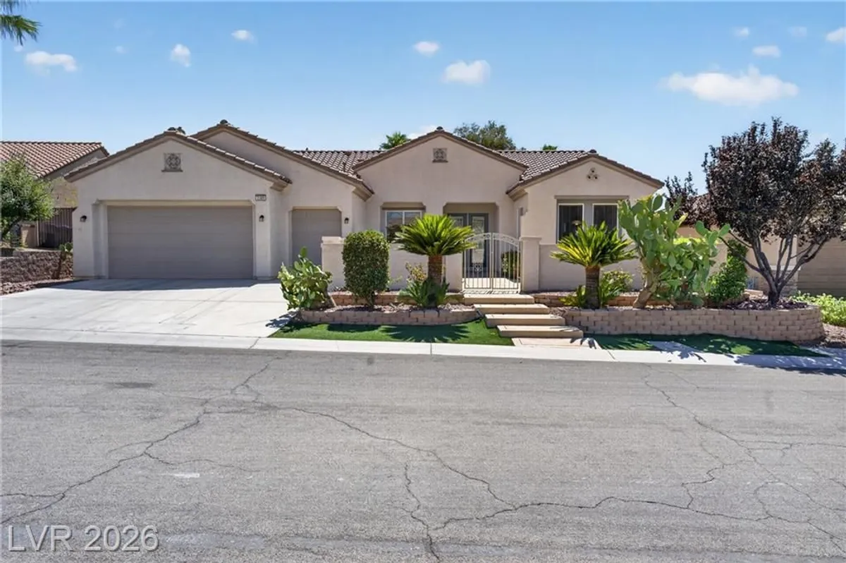 Property Slideshow image 1 of 33 | 2389 black river falls dr, Henderson, NV, 89044
