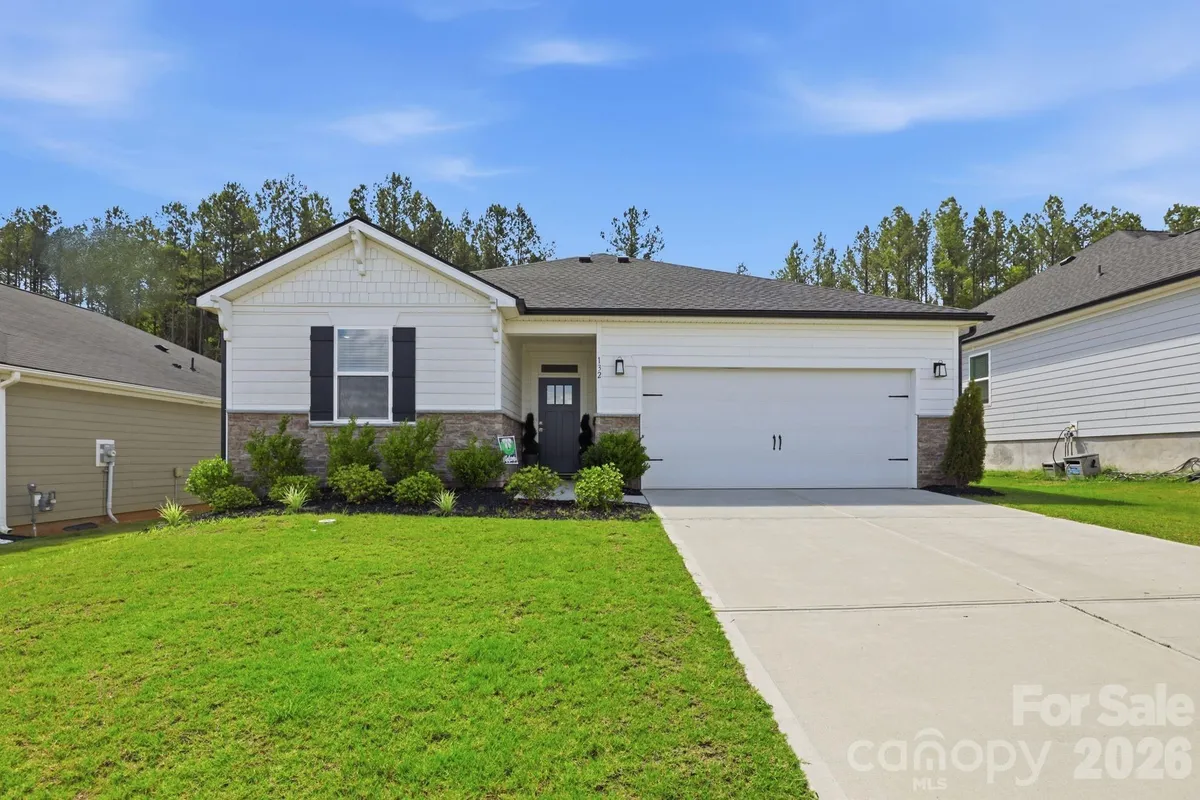 Property Slideshow image 1 of 23 | 132 lancashire ct, Denver, NC, 28037