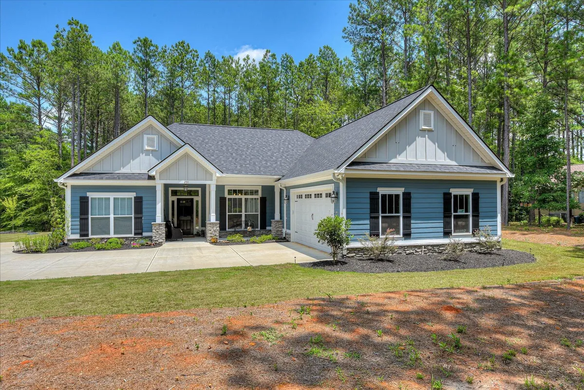 Property Slideshow image 1 of 39 | 201 sunflower cir, Mccormick, SC, 29835