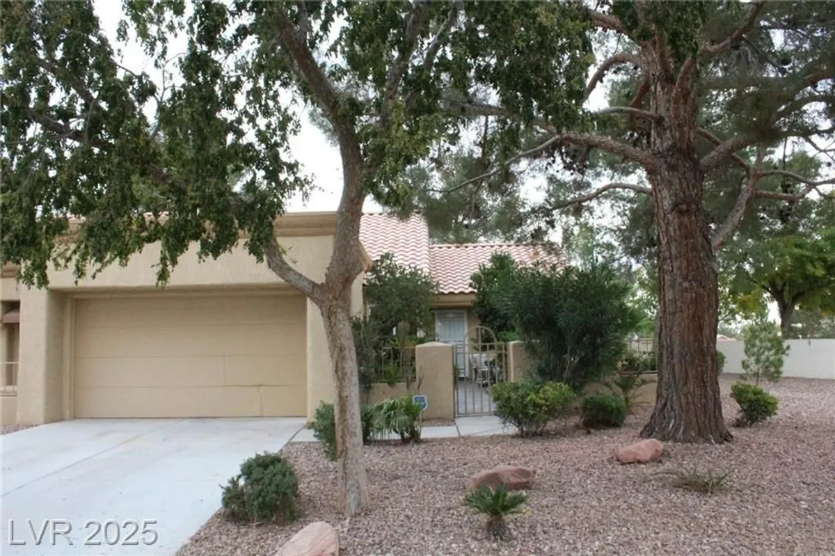 Property Slideshow image 1 of 50 | 2828 billy casper dr, Las Vegas, NV, 89134