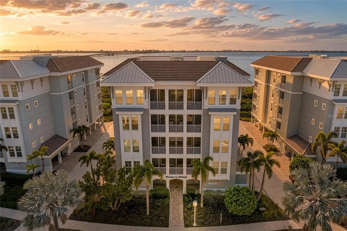 Property Slideshow image 1 of 95 | 392 aruba cir 102, Bradenton, FL, 34209