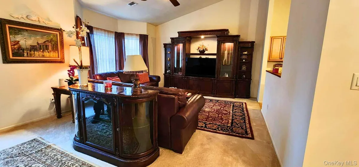 Property Slideshow image 1 of 28 | 512 narragansett villas dr, Babylon, NY, 11757