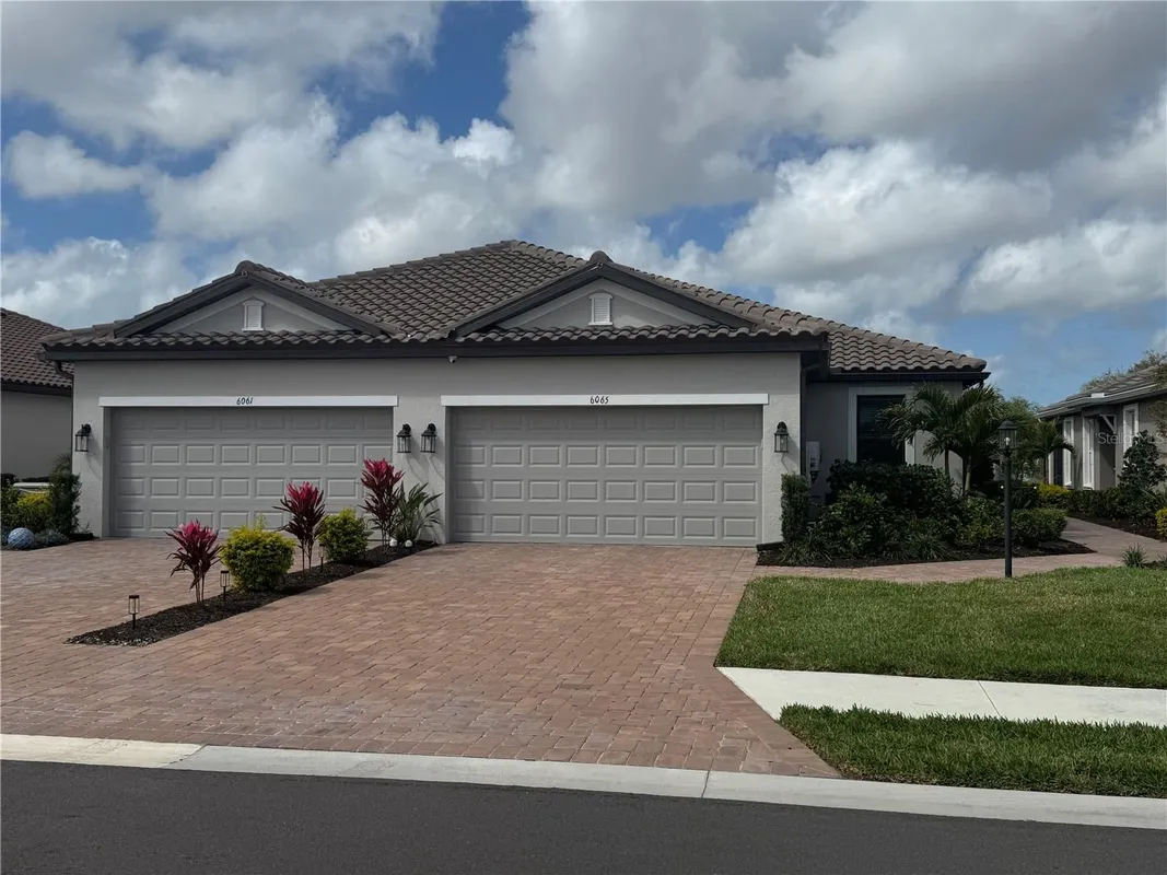Property Slideshow image 1 of 1 | 6065 mesa gln, Bradenton, FL, 34203