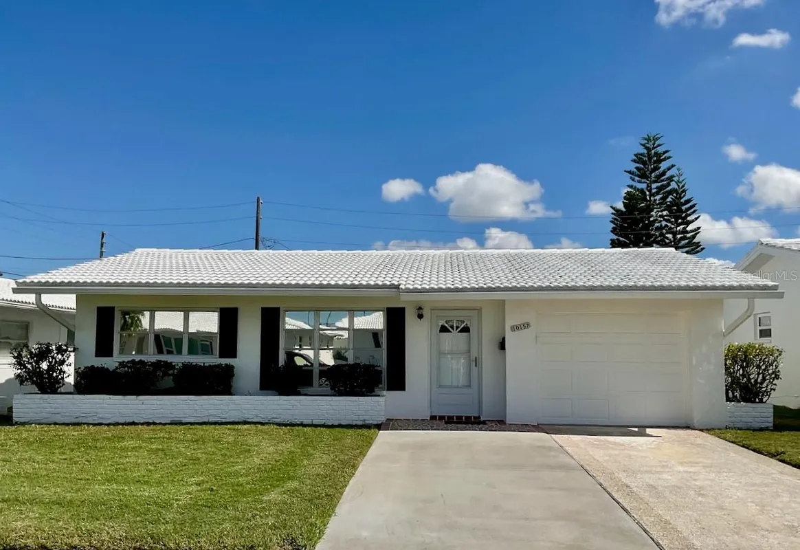 Property Slideshow image 1 of 33 | 10157 43rd way, Pinellas Park, FL, 33782