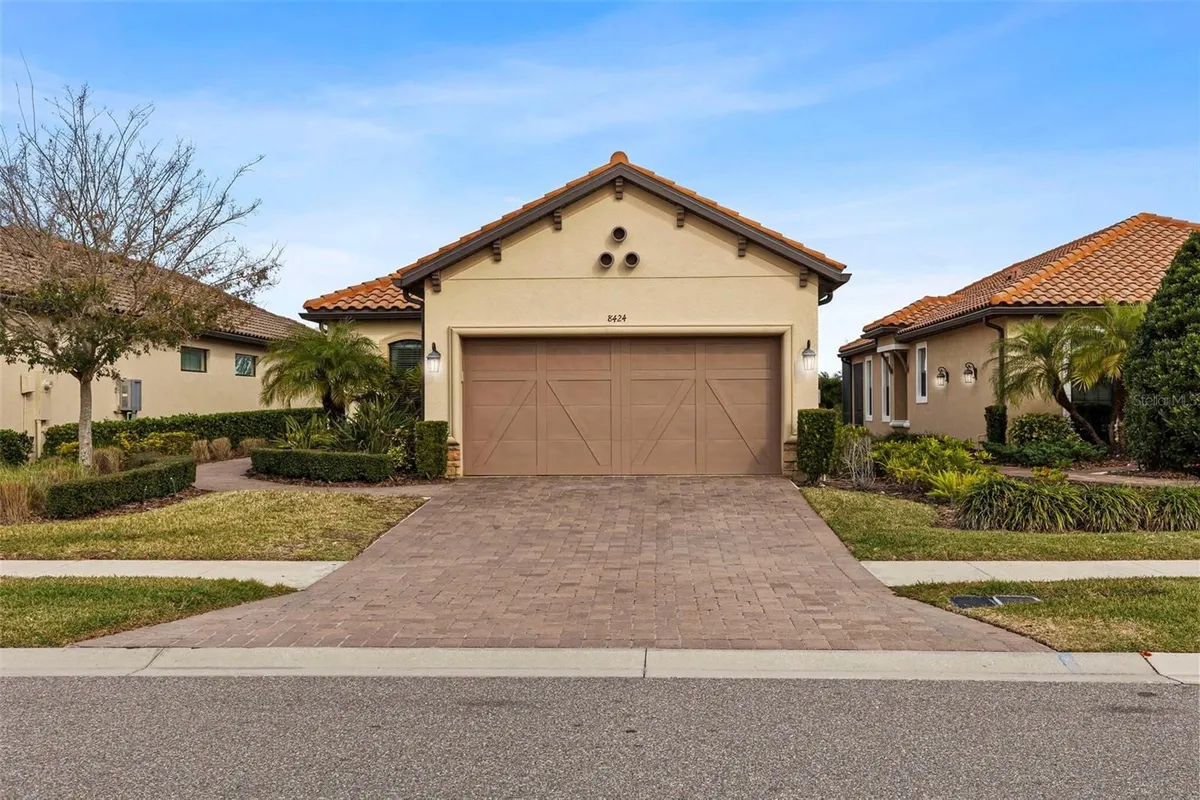 Property Slideshow image 1 of 34 | 8424 alberata vista dr, Tampa, FL, 33647