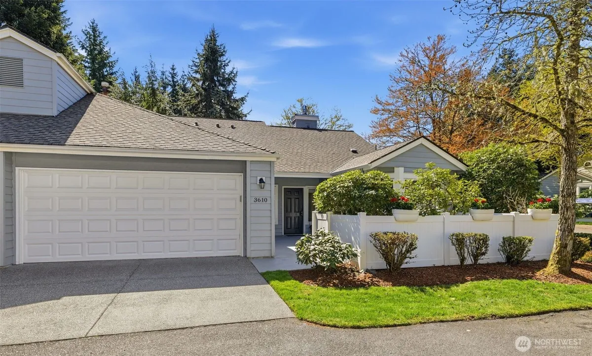 Property Slideshow image 1 of 40 | 3610 225th pl 1375, Issaquah, WA, 98029