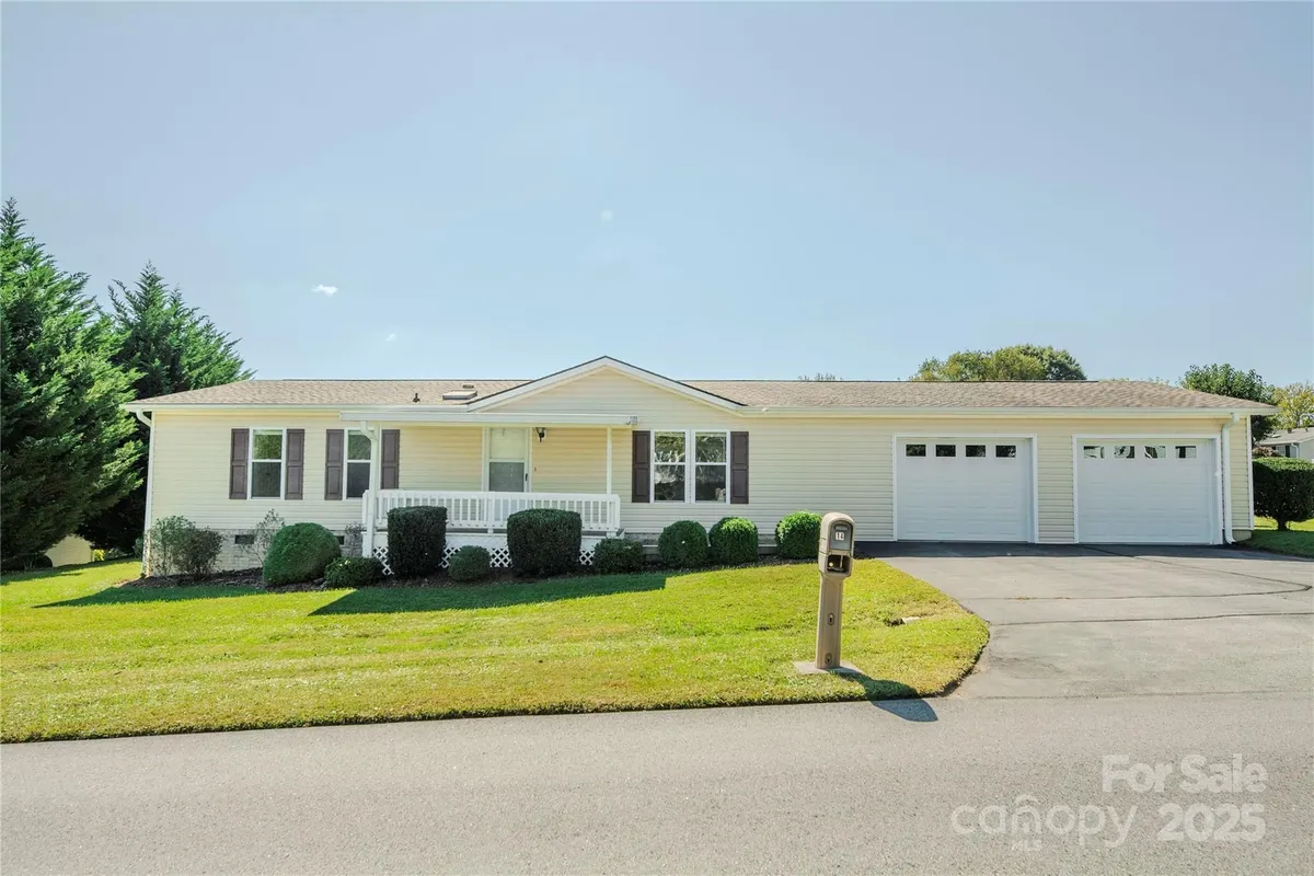 Property Slideshow image 1 of 22 | 14 beechnut dr, Hendersonville, NC, 28739