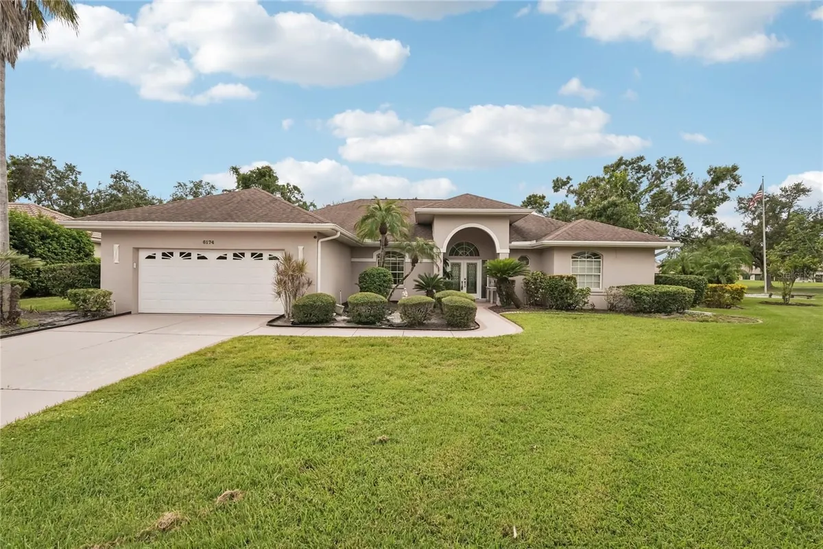 Property Slideshow image 1 of 50 | 6174 misty oaks dr, Sarasota, FL, 34243