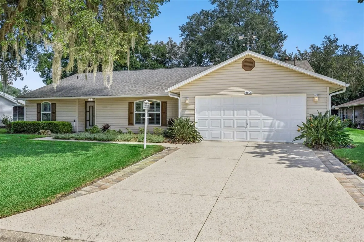 Property Slideshow image 1 of 65 | 5606 rosewall cir, Leesburg, FL, 34748