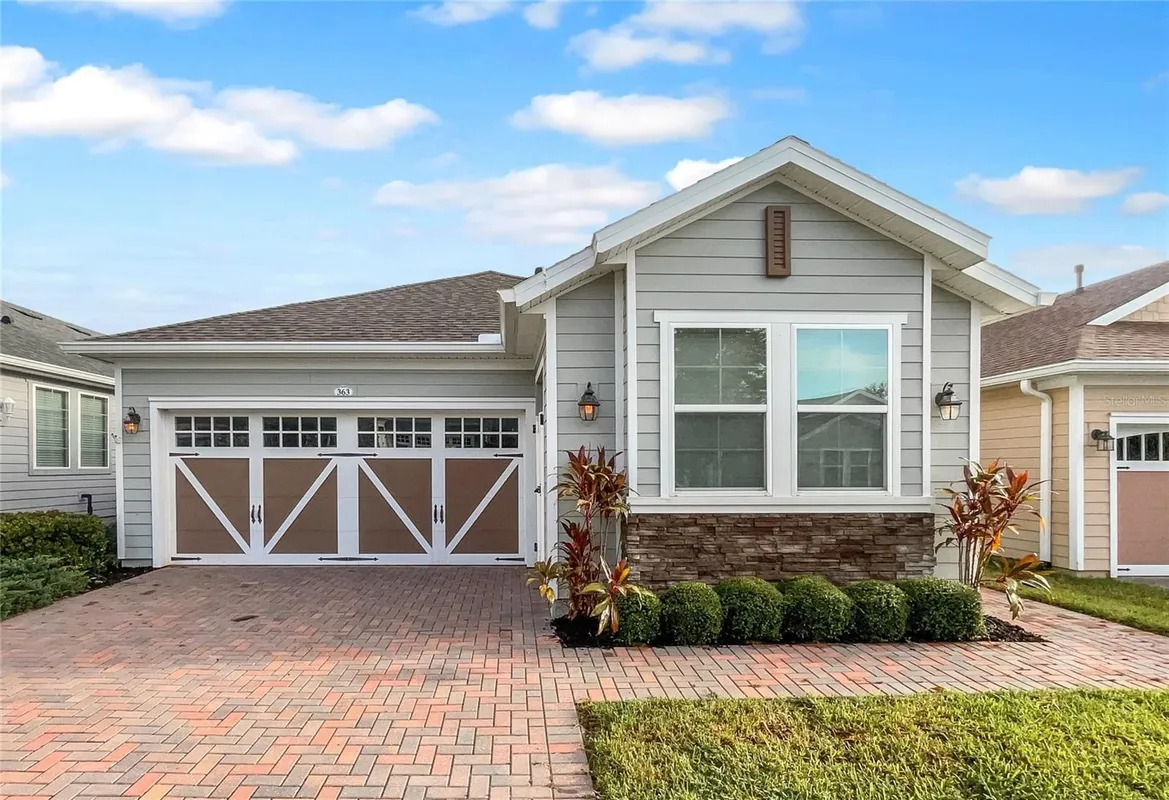 Property Slideshow image 1 of 22 | 363 alcove dr, Groveland, FL, 34736