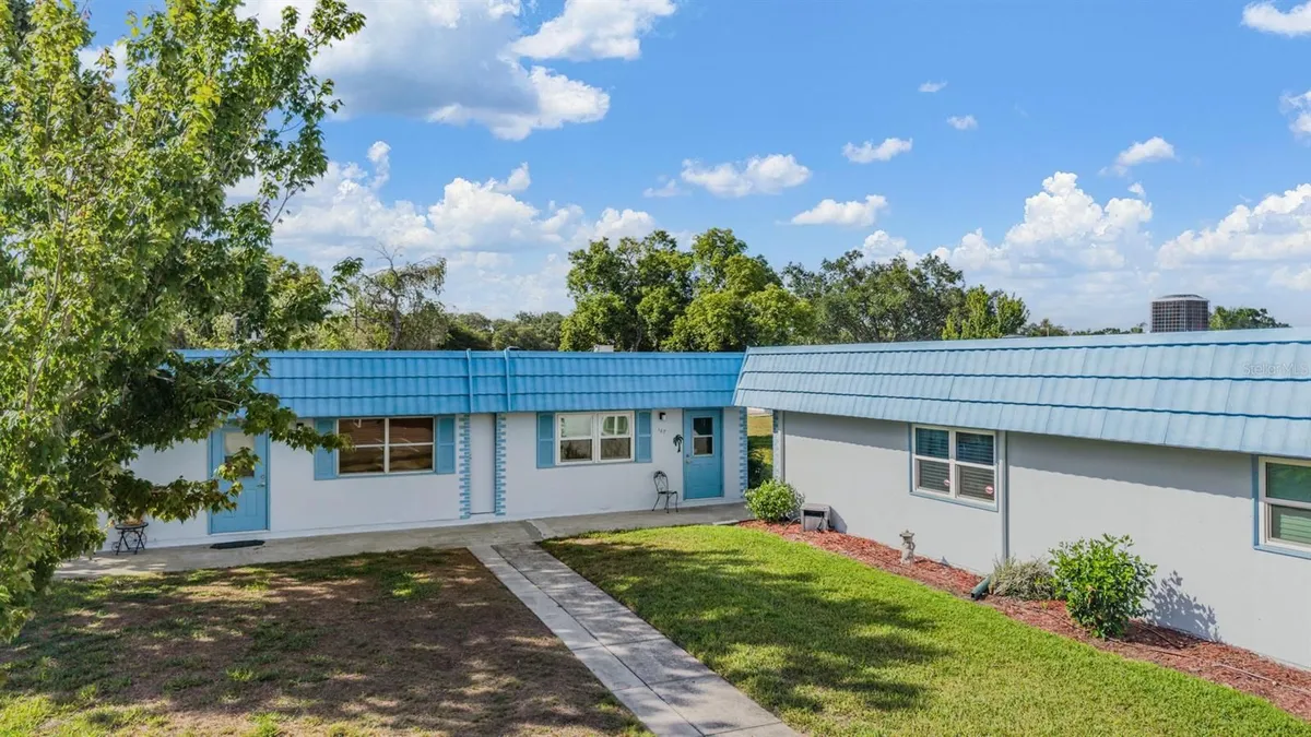 Property Slideshow image 1 of 43 | 302 andover pl 167, Sun City Center, FL, 33573