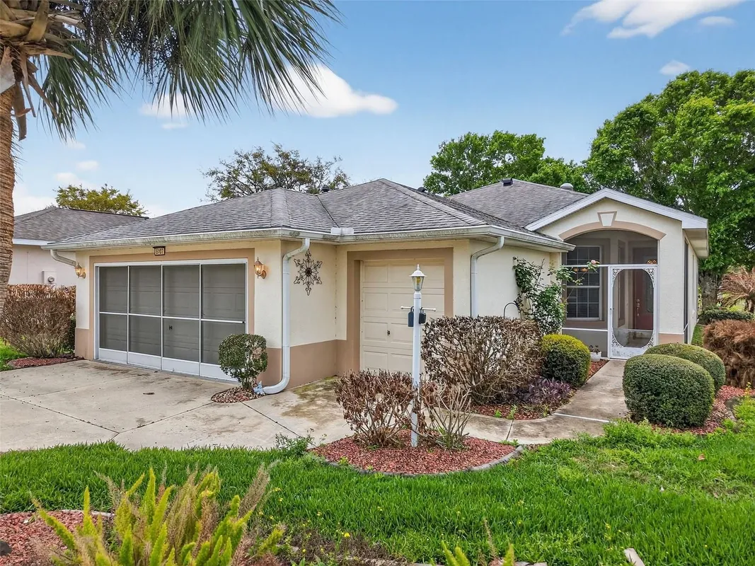 Property Slideshow image 1 of 42 | 5107 aurora dr, Leesburg, FL, 34748