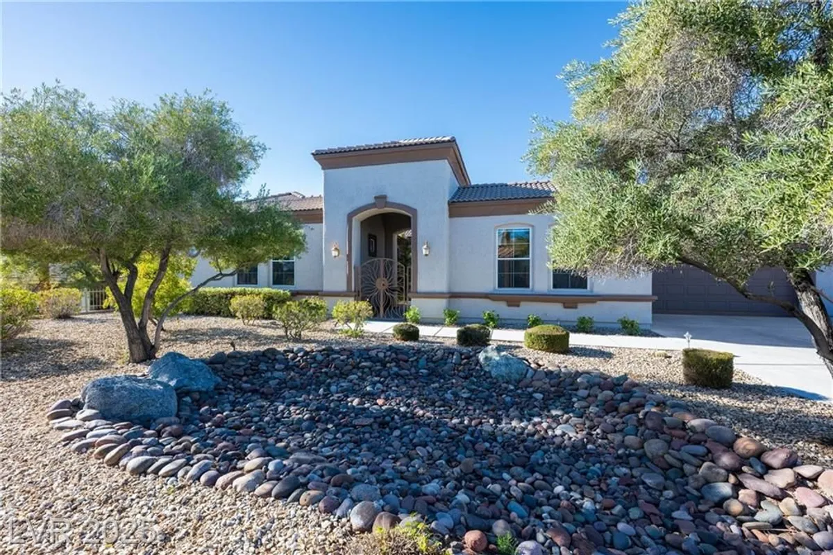 Property Slideshow image 1 of 54 | 10243 cantiamo ct, Las Vegas, NV, 89135