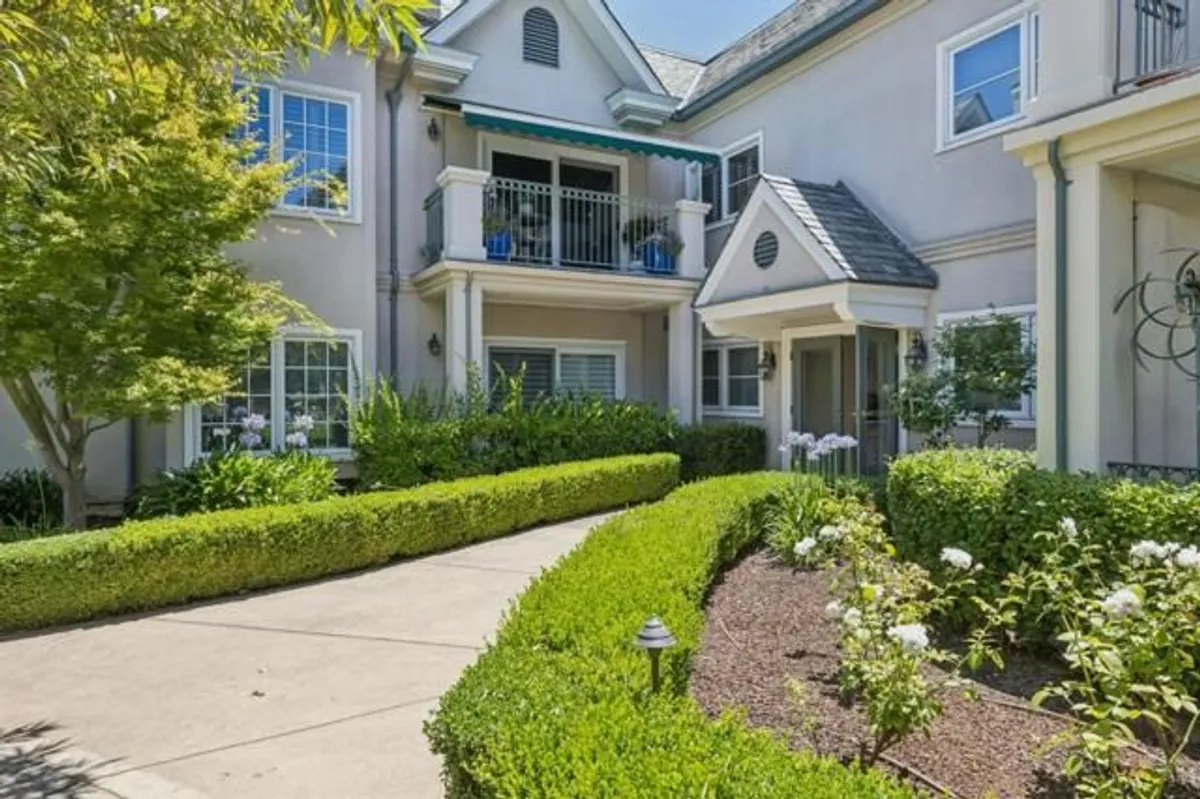 Property Slideshow image 1 of 38 | 1 w edith ave d125, Los Altos, CA, 94022