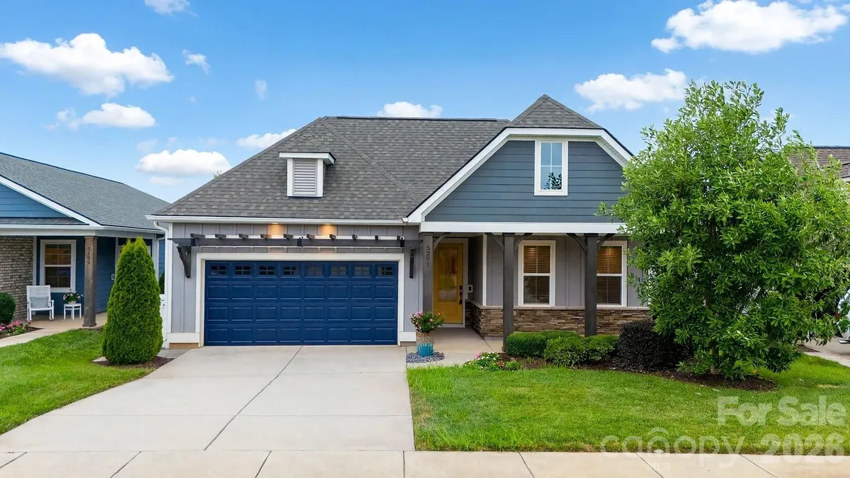 Property Slideshow image 1 of 48 | 5201 looking glass trl, Denver, NC, 28037