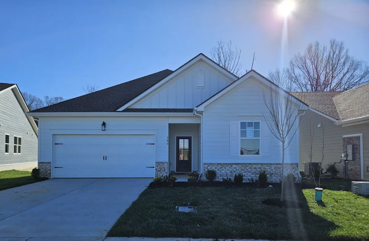 Property Slideshow image 1 of 40 | 340 stonehaus cir, Antioch, TN, 37013