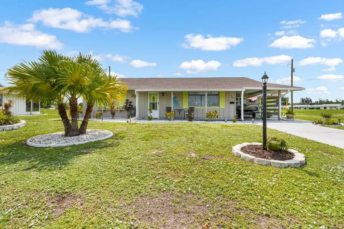 Property Slideshow image 1 of 59 | 901 hacienda dr, Sun City Center, FL, 33573