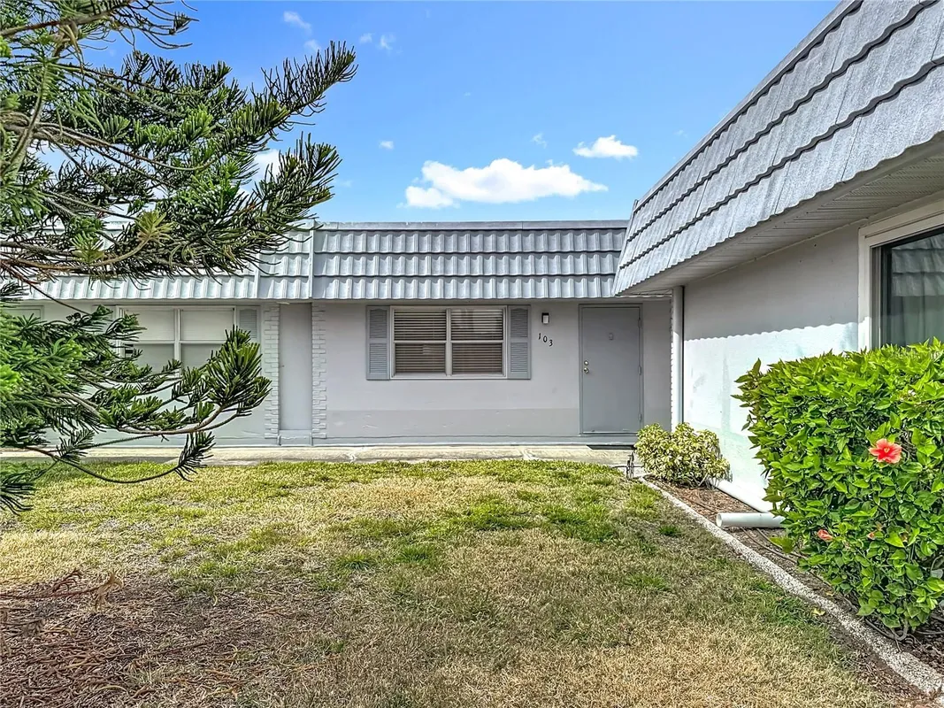 Property Slideshow image 1 of 54 | 202 bedford trl 103, Sun City Center, FL, 33573