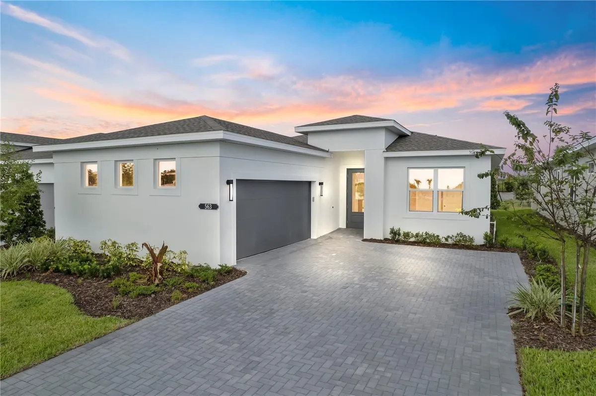 Property Slideshow image 1 of 35 | 563 hammock oaks blvd, Lady Lake, FL, 32159
