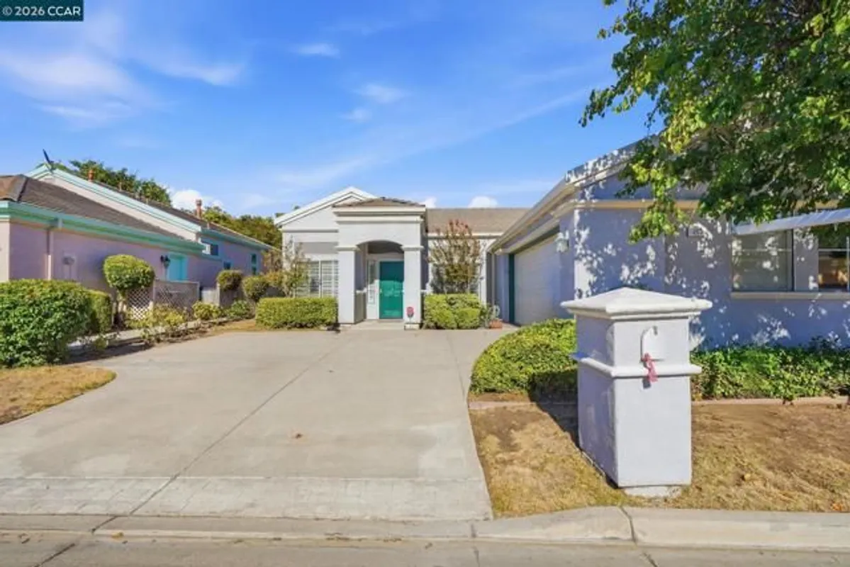 Property Slideshow image 1 of 32 | 250 winesap dr, Brentwood (Cc), CA, 94513