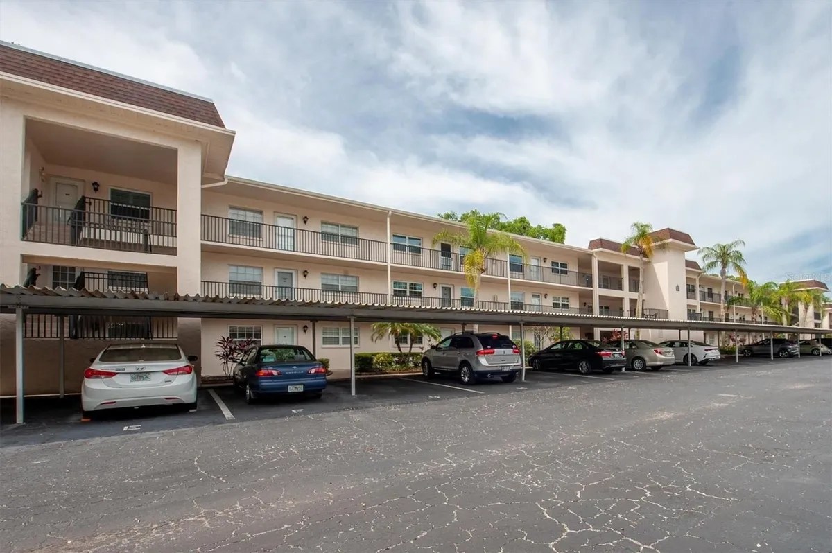 Property Slideshow image 1 of 27 | 845 maple ct 103, Dunedin, FL, 34698