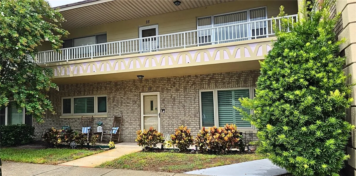 Property Slideshow image 1 of 37 | 2192 swedish dr apt 10, Clearwater, FL, 33763