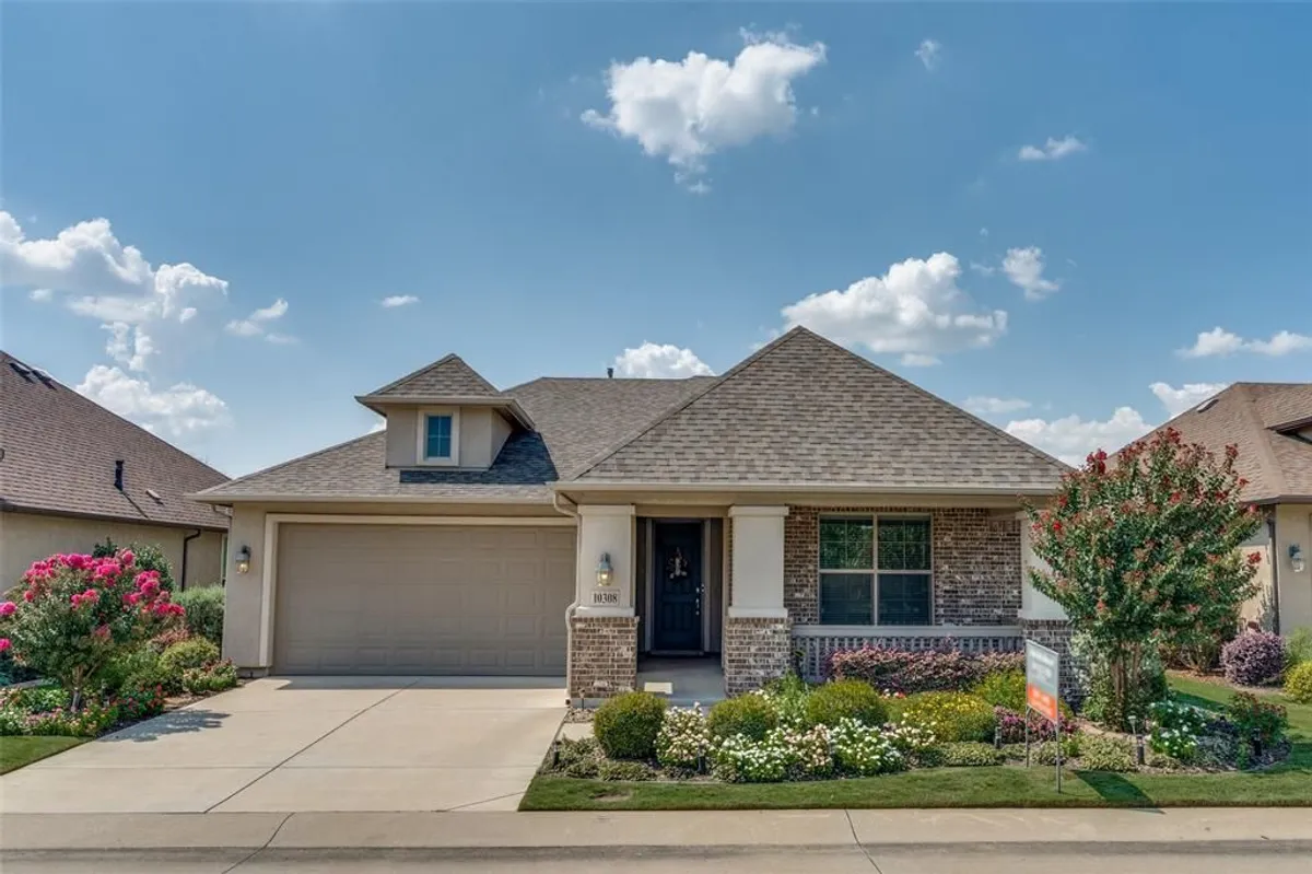 Property Slideshow image 1 of 20 | 10308 claystone dr, Denton, TX, 76207