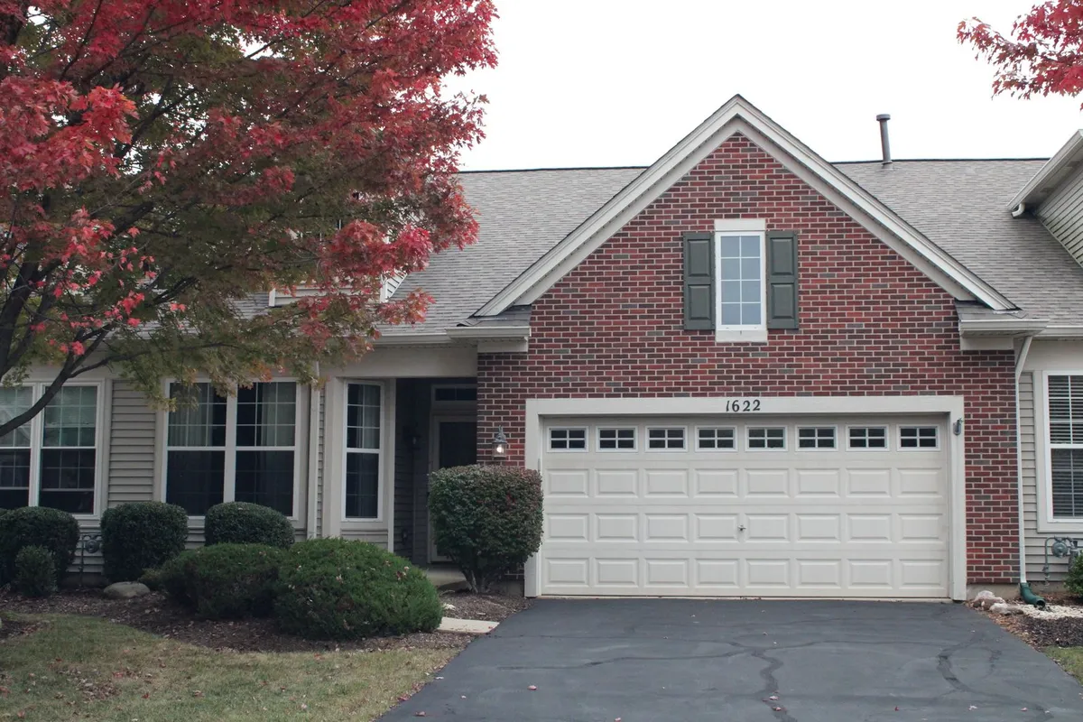Property Slideshow image 1 of 19 | 1622 captiva dr, Aurora, IL, 60504