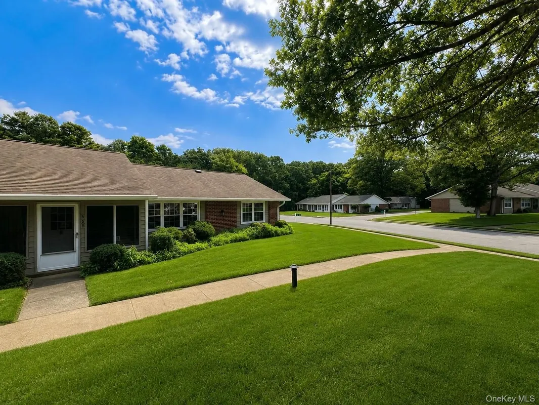 Property Slideshow image 1 of 20 | 66 enfield ct b, Brookhaven, NY, 11961