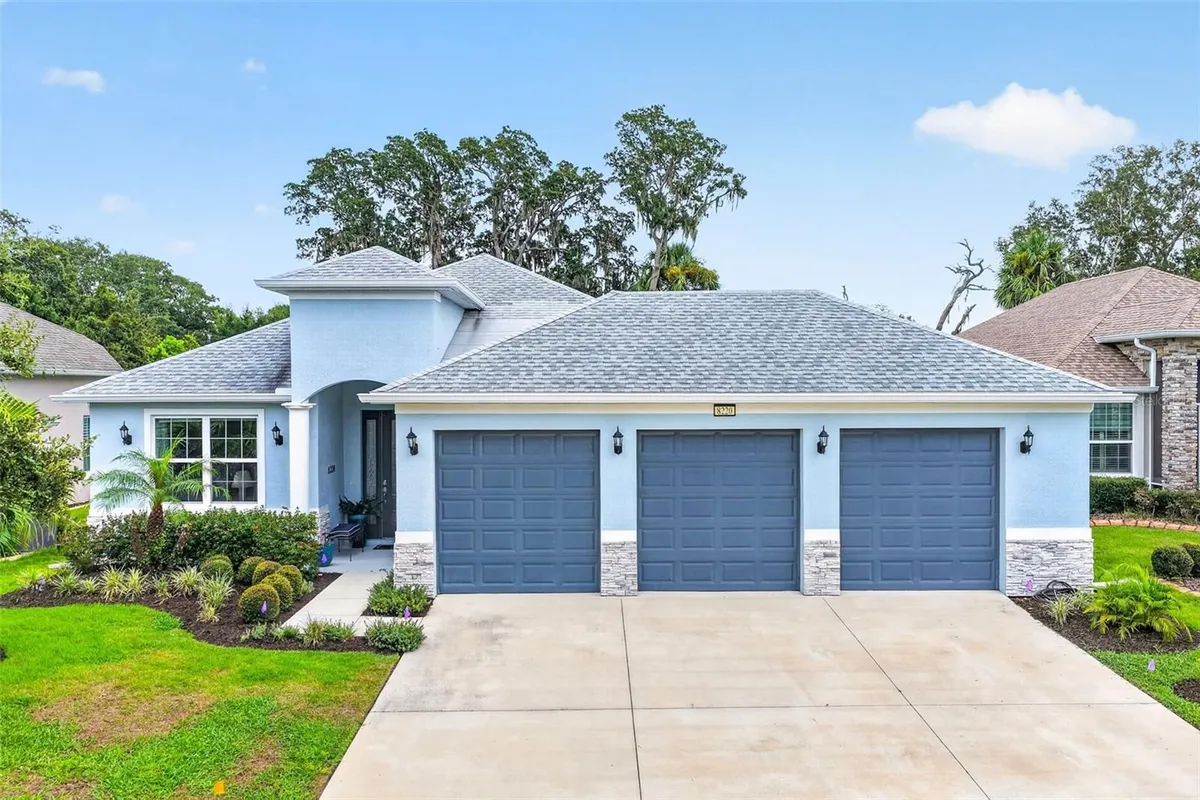 Property Slideshow image 1 of 48 | 8220 bridgeport bay cir, Mount Dora, FL, 32757