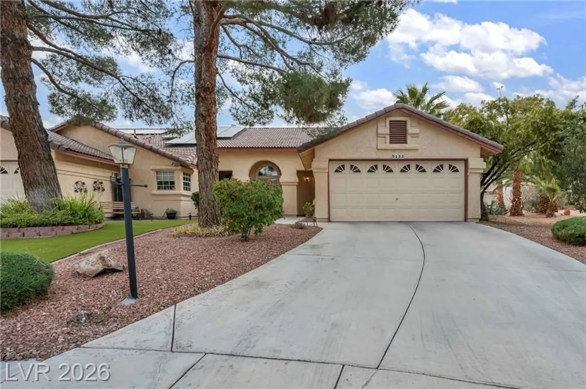 Property Slideshow image 1 of 48 | 5133 kingsbridge dr, Las Vegas, NV, 89130